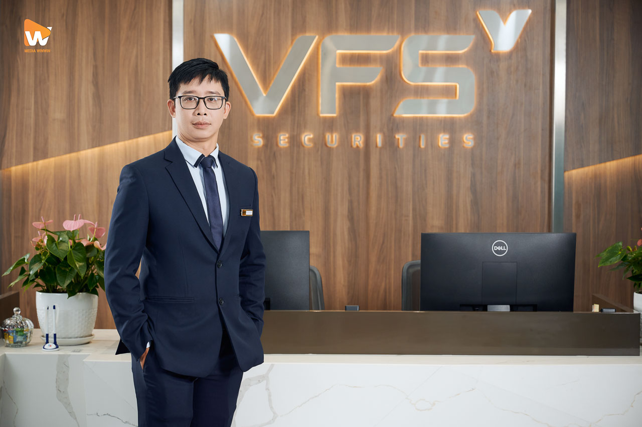 Chân dung chuyên viên tư vấn VFS Securities, chụp ảnh profile doanh nghiệp